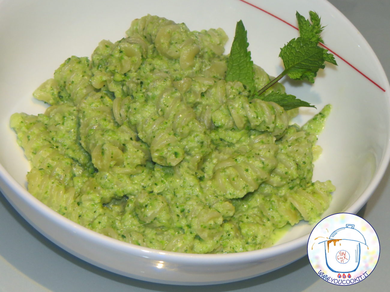 Pasta al pesto di zucchine