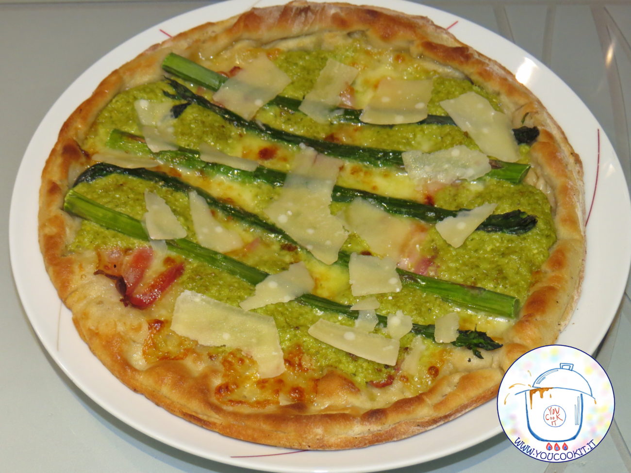 Pizza asparago